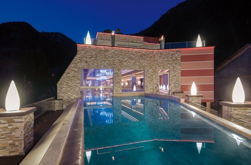 Das Sport-Aussenbecken