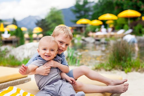 Familienglück am Badeteich